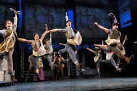 /album/fotogaleria-multimedia/s01-01-newsies-ensemble-photo-by-deen-van-meer-1-jpg/
